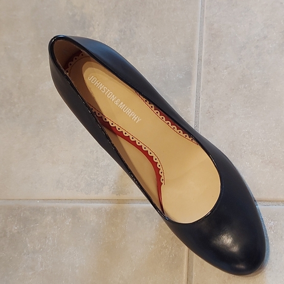 Johnston and Murphy Ladies Platform Pumps - Picture 2 of 5